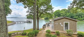 Family Lake House Retreat by AvantStay | Sleeps 28