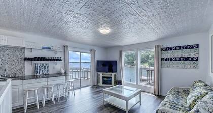 Family Lake House Retreat by AvantStay | Sleeps 28
