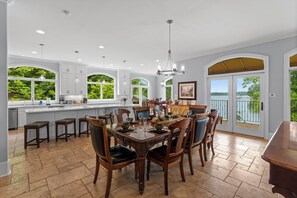 Dining - Flip Flop Therapy by AvantStay | Lakefront Home w/ Game Room & Dock Access (Mooresville)