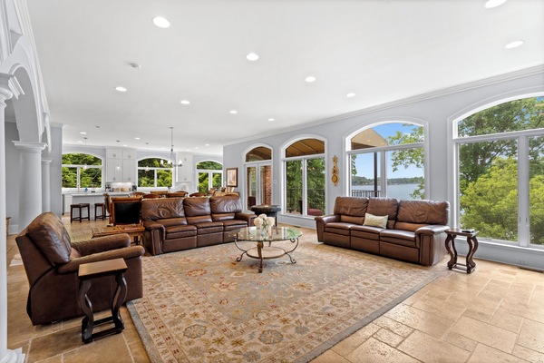 Smart TV, video games, ping pong, offices