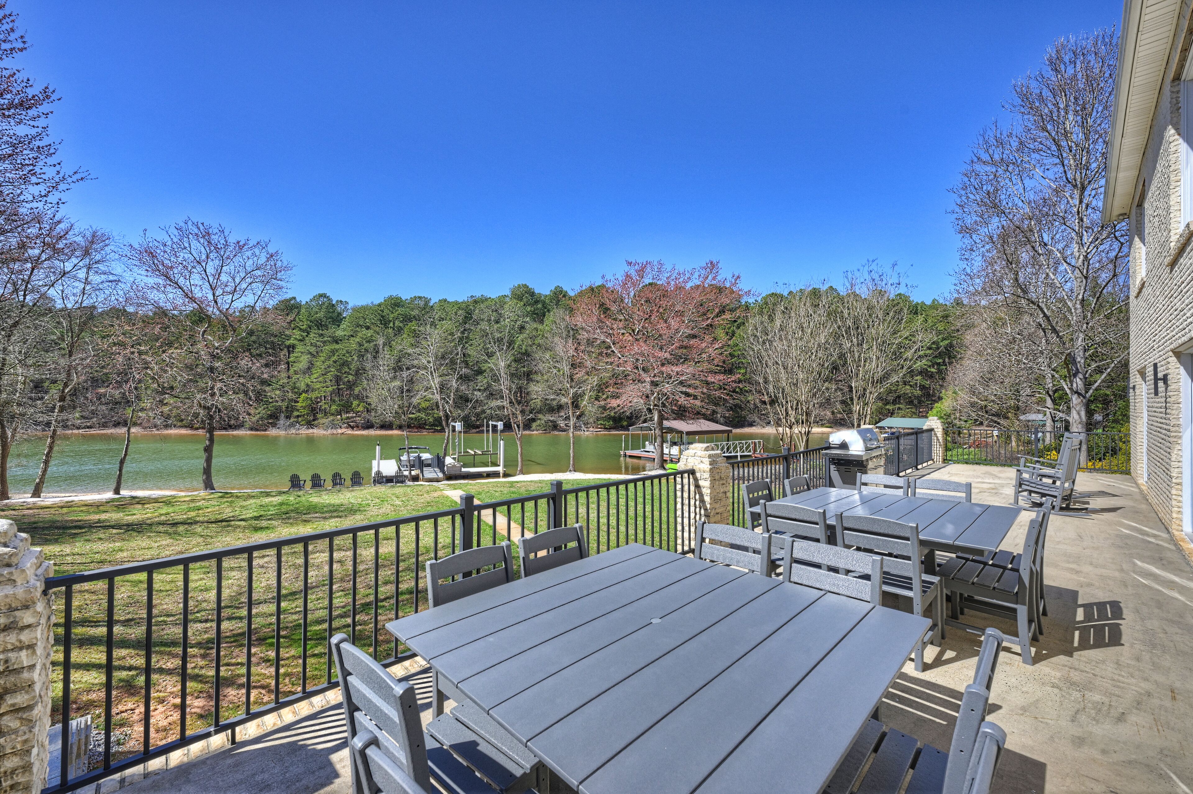 Knotty Pines by AvantStay | Lake Views, Renovated