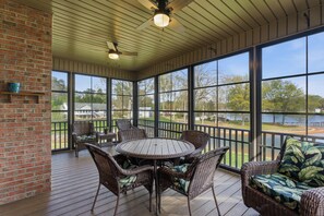 Dining - Kool Breeze by AvantStay | Boat Ramp + Hot Tub (Denver)