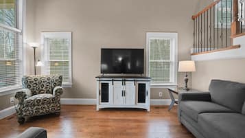 Älytelevisio, pöytätennispöytä, stereot