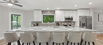 On Lake Norman! Private Dock + Pool & Kayaks | Porch Paradise by AvantStay