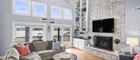 Smart TV, table tennis, stereo