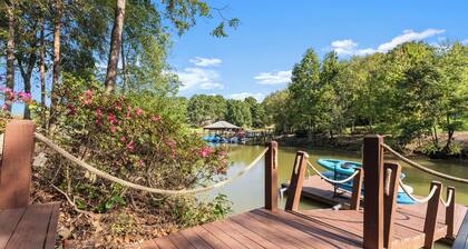 Lakeside Landing by AvantStay | Private Dock