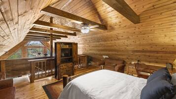 6 bedrooms, iron/ironing board, travel crib, free WiFi