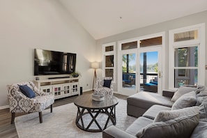 Smart TV, video games, table football, ping pong - Lakefront Estate | Pool + Hot Tub + Dock + Sauna | Oasis at Ballycastle (Mooresville)