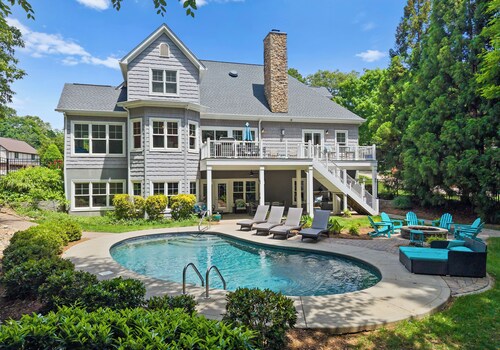 Making Waves by AvantStay | Sleeps 20 + Pool