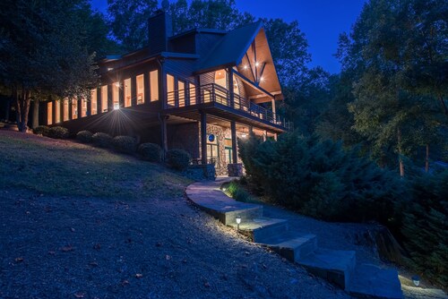 Mi Casa, Su Casa by AvantStay | Lakefront Escape