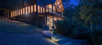 Mi Casa, Su Casa by AvantStay | Lakefront Escape