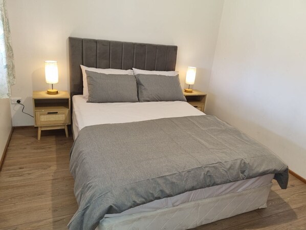 3 bedrooms, bed sheets