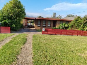Property grounds - Apollo bay holiday house : Family Gateway (Apollo Bay)