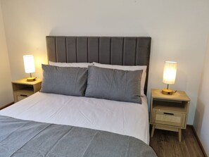 3 bedrooms, bed sheets