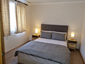 3 bedrooms, bed sheets