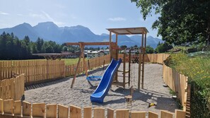 Children’s area - Ferienwohnung Göllblick, 72m², 1-5 Pers. 2sz, Du/wc, Balkon (Bischofswiesen)
