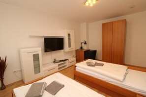2 bedrooms, free WiFi - Holiday Home near Essen Trade Fair & Terrace (Essen)