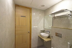 Shower, rainfall showerhead