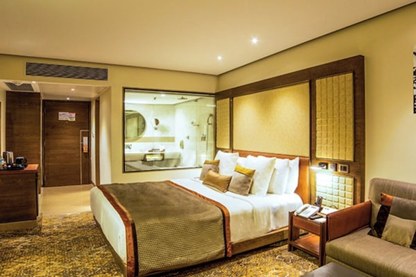 Premier Room With One way airport transfers | 1 kamar tidur, seprai premium, meja kerja, dan ruang kerja ramah laptop