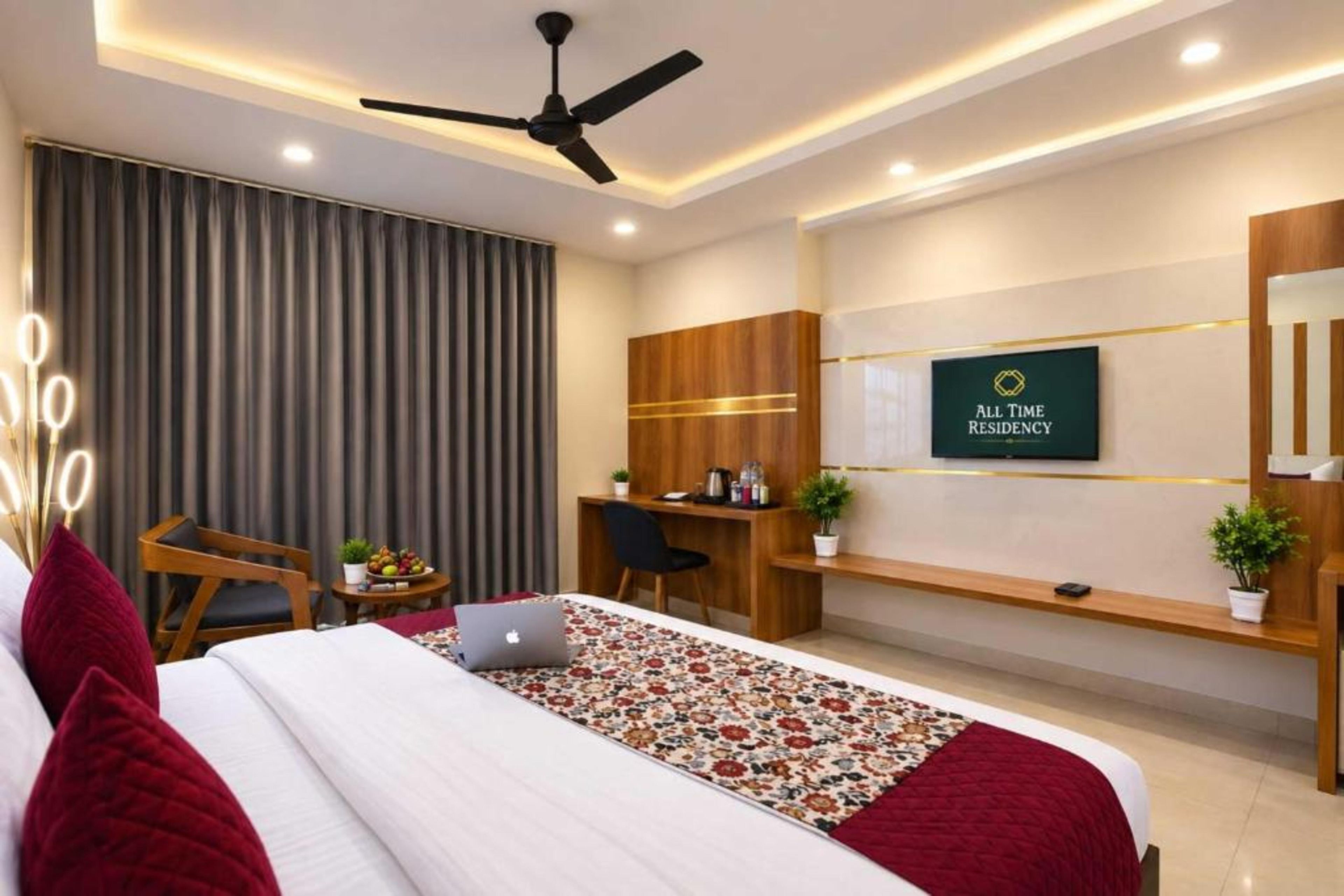 Deluxe City View Room | 1 bedroom, Egyptian cotton sheets, premium bedding, down comforters
