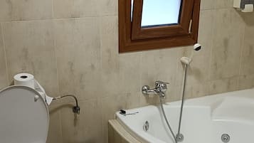 Classic Room, 1 Bedroom | Bathroom | Towels