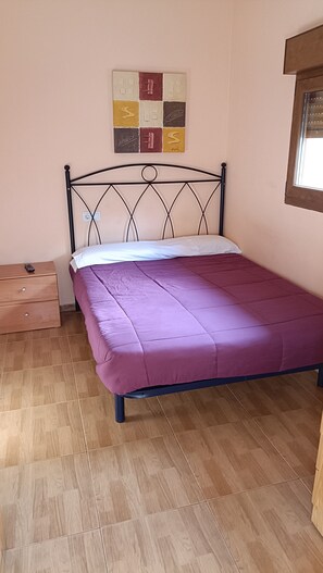 Free WiFi, bed sheets