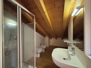 Bathroom - Peaceful Apartment in a Fantastic Resort (San Michele al Tagliamento)