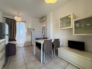 Appartement, 3 slaapkamers, balkon | Woonkamer