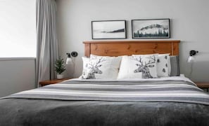 2 chambres, fer et planche à repasser, lit de bébé portatif