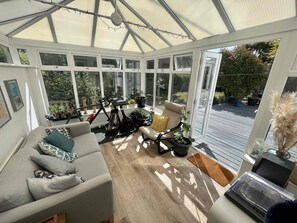 تلفزيون، كُتُب