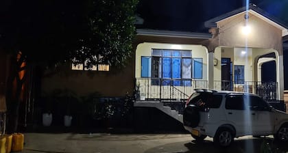 Your Home in the Heart of Arusha: Cozy Homestay with Mt. Meru Panoramas!