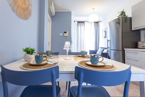 Leilighet, 2 soverom, balkong | Spisestue