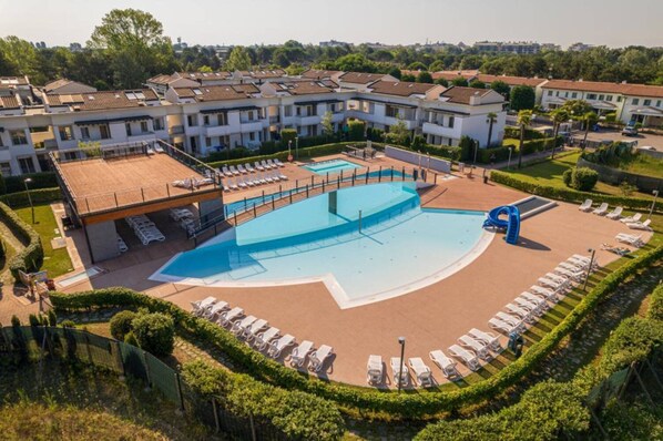 Kolam renang outdoor