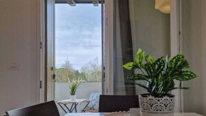 Huoneisto, 3 makuuhuonetta, terassi | Ruokasali