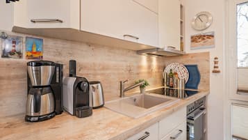 Kühlschrank, Ofen, Herdplatte, Geschirrspüler