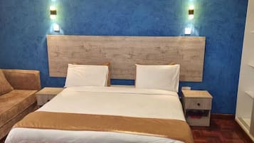 Deluxe Room | Individually decorated, individually furnished, desk, laptop workspace
