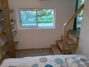 2 dormitorios, tabla de planchar con plancha, cuna de viaje y wifi