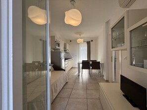 Apartment, 2 Bedrooms, Terrace | Interior
