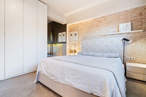 1 soverom, strykejern/-brett, wi-fi (inkludert) og sengetøy