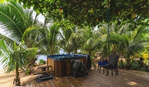 Bain à remous extérieur