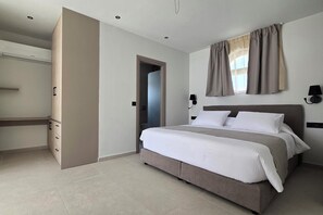 3 bedrooms, in-room safe, iron/ironing board, free WiFi - Trapezia Luxury Living-Alexandrite (Afantou)