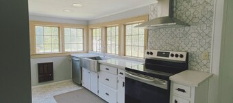 House on an acre! Book 2 nights and get the 3rd free.