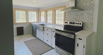 House on an acre! Book 2 nights and get the 3rd free.