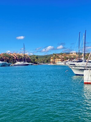 Marina -
Designer Villa - Private pool - Families / Beach + Marina + Golf 5 min drive (Estepona)