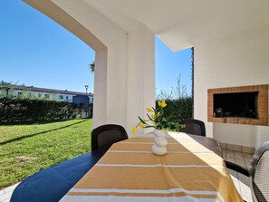 Terrace/patio - Family Friendly Apartment With Parking (San Michele al Tagliamento)