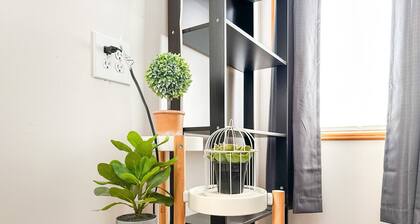 3 bedroom, 1 bath home that is located on the country side of Visalia near freeway 99.