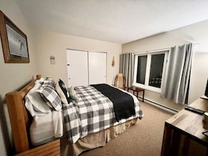 1 bedroom, desk, iron/ironing board, travel cot