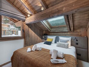 6 bedrooms, free WiFi, bed sheets - Chalet Méribel, 300m², 15 guests, comfort & shuttle included (Méribel)