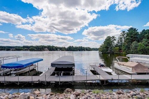 Dells Lakefront Escape - Couples or Families