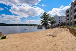 Beach nearby - Dells Lakefront Escape - Couples or Families (Wisconsin Dells)